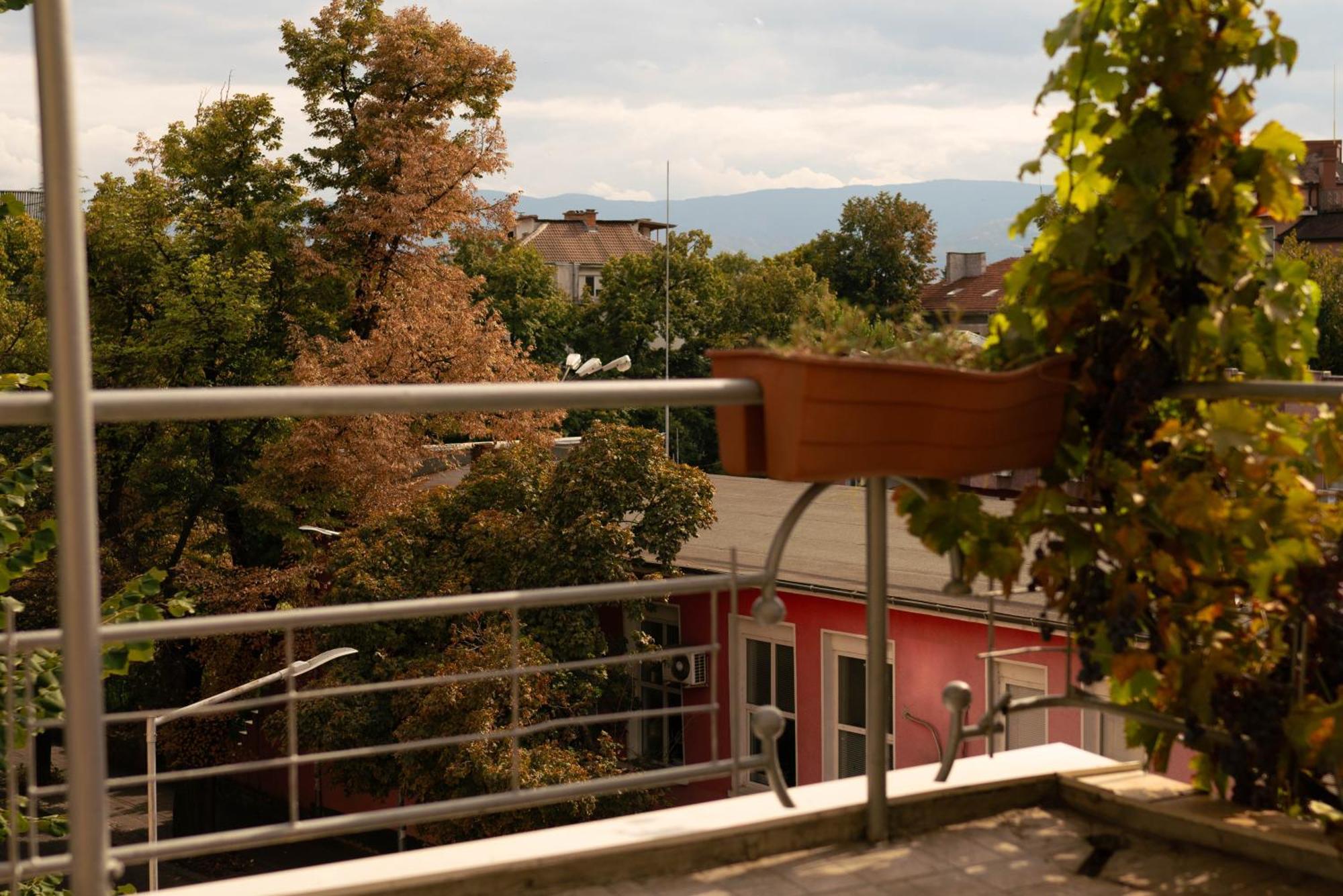 2-Bedroom Flat - Sunny Balcony Plovdiv Exterior foto